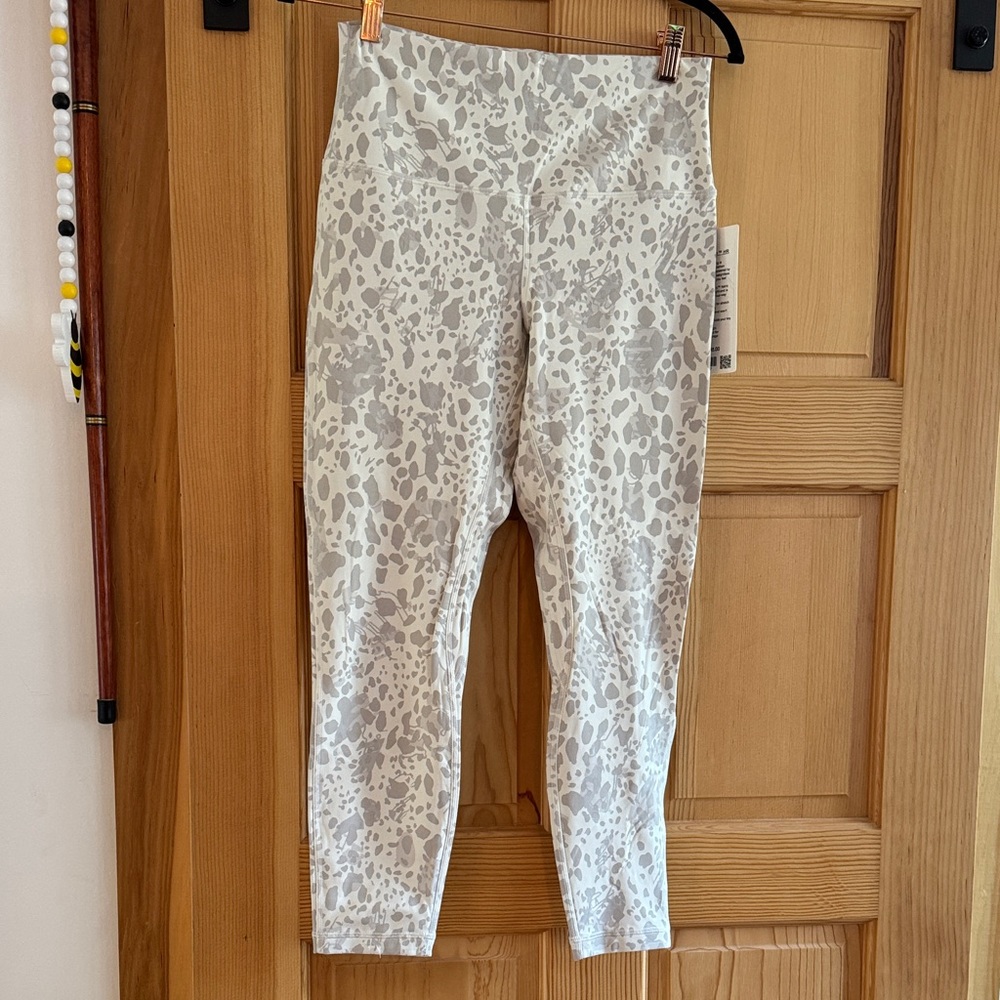 Lululemon Athletica Gray Patterned Align HR Pant 25"